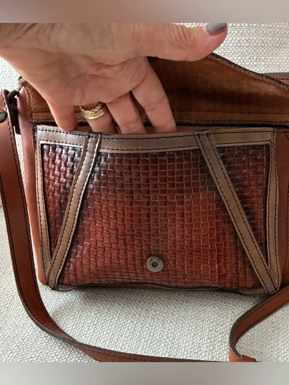 Patricia Nash EUC Avellino
Basketweave Tan Genuine
Leather Crossbody - Picture 2 of 16